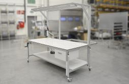 Assembly stations made of structural aluminum profiles